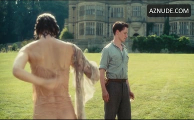 KEIRA KNIGHTLEY in Atonement