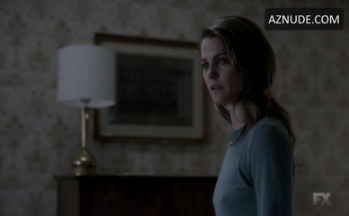 KERI RUSSELL in The Americans