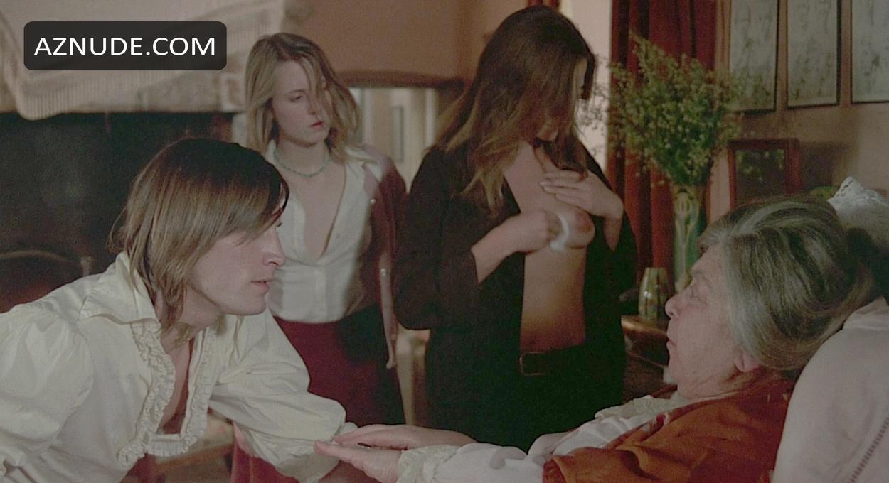mature woman young boy porn video