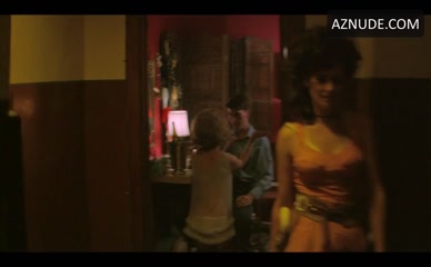 ALISON BROOKS,KELLY MCCORMACK NUDE/SEXY SCENE IN 11.22.63