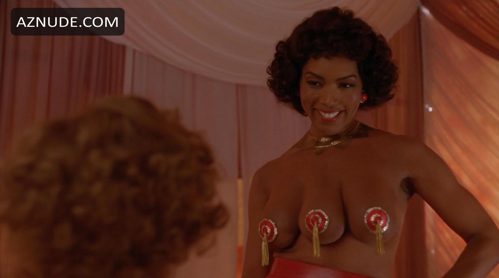 Angela bassett topless