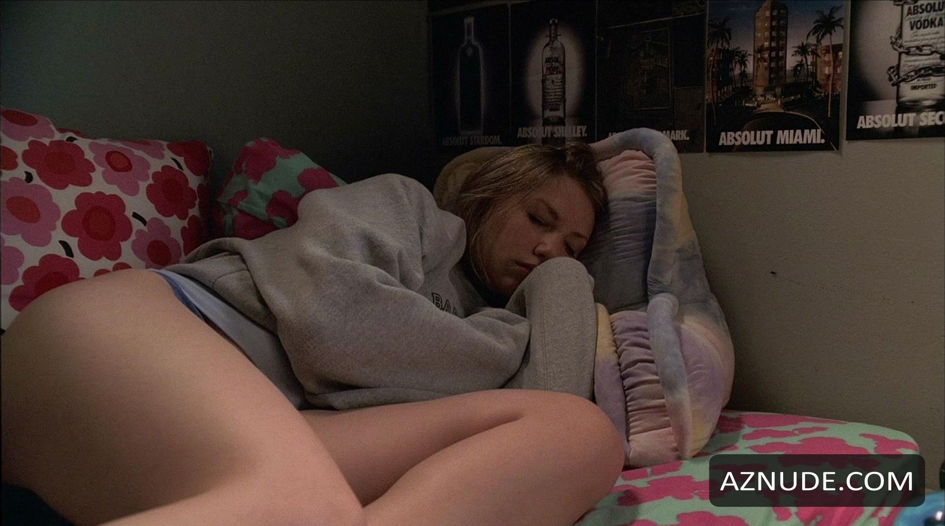 Ari graynor naked
