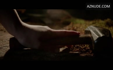 CARA LOFTEN NUDE/SEXY SCENE IN DEEP IN THE DARKNESS