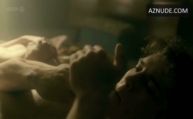 Claire Foy Sexy Scene in Unsane - AZNude