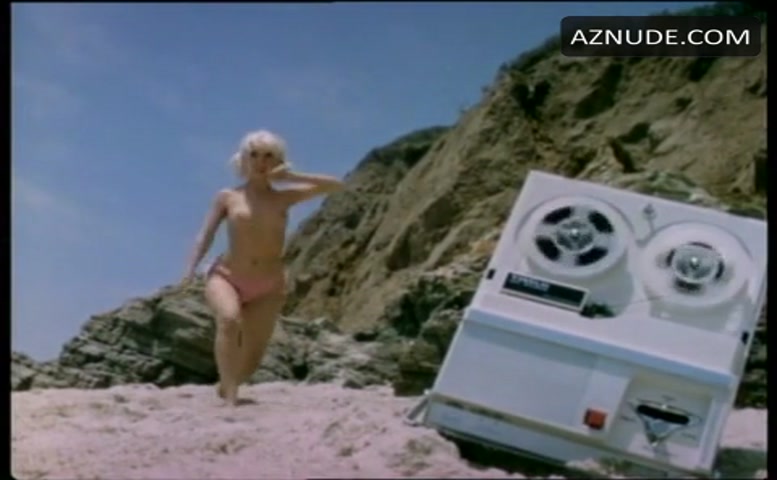 Diane Young Breasts Scene in Mondo Topless - AZNude