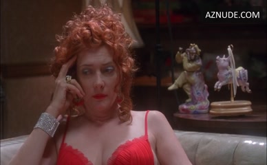 GLENNE HEADLY in The Amateurs