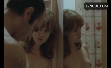 ISABELLE HUPPERT in Loulou