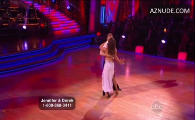 JENNIFER GREY in Dancing With The Stars