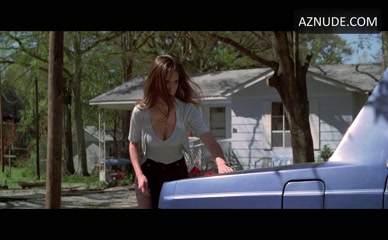 JENNIFER LOVE HEWITT in I Know What You Did Last Summer