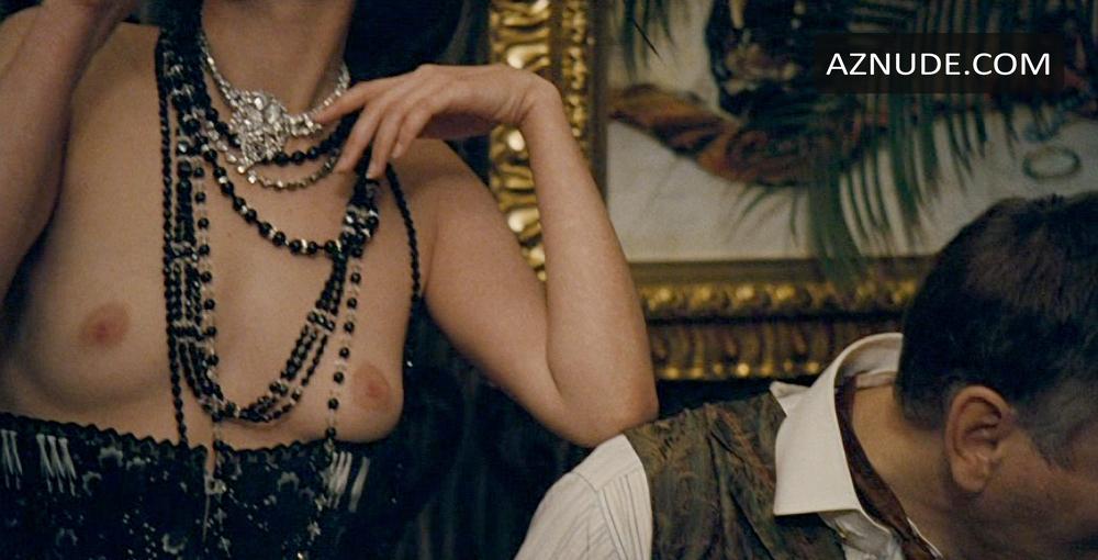 Browse Celebrity Necklaces Images Page 1 Aznude