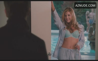 KATHERYN WINNICK in Love And Other Drugs