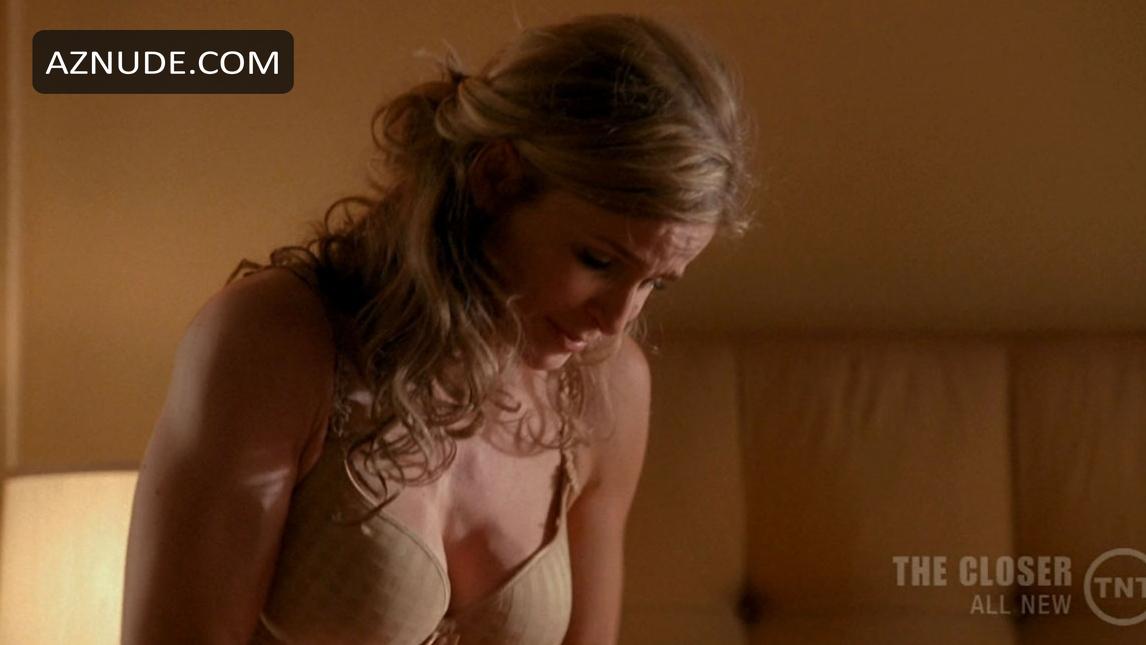 Mary mcdonnell topless