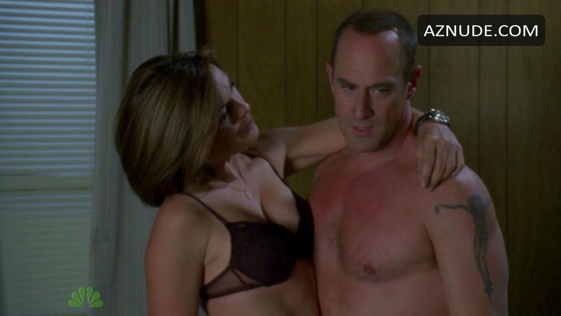 Topless mariska hargitay Mariska Hargitay