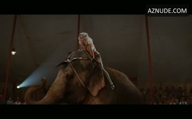 REESE WITHERSPOON in Water For Elephants