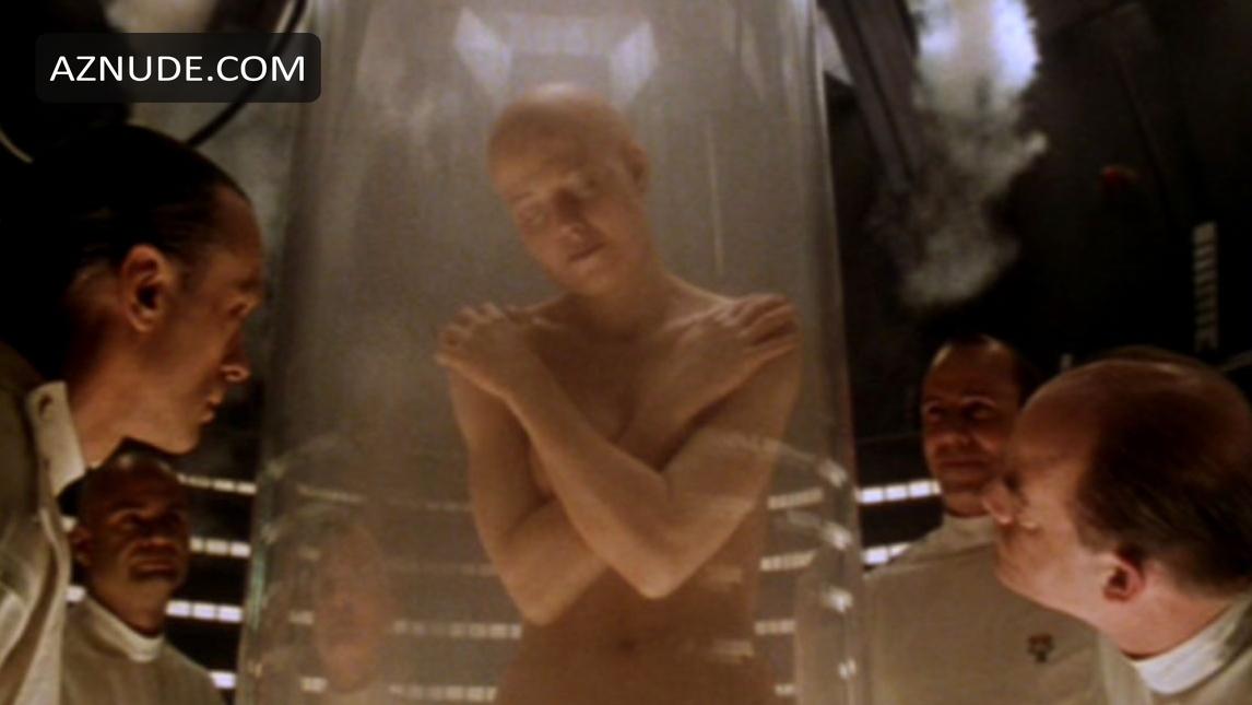 1146px x 645px - ALIEN: RESURRECTION NUDE SCENES - AZNude